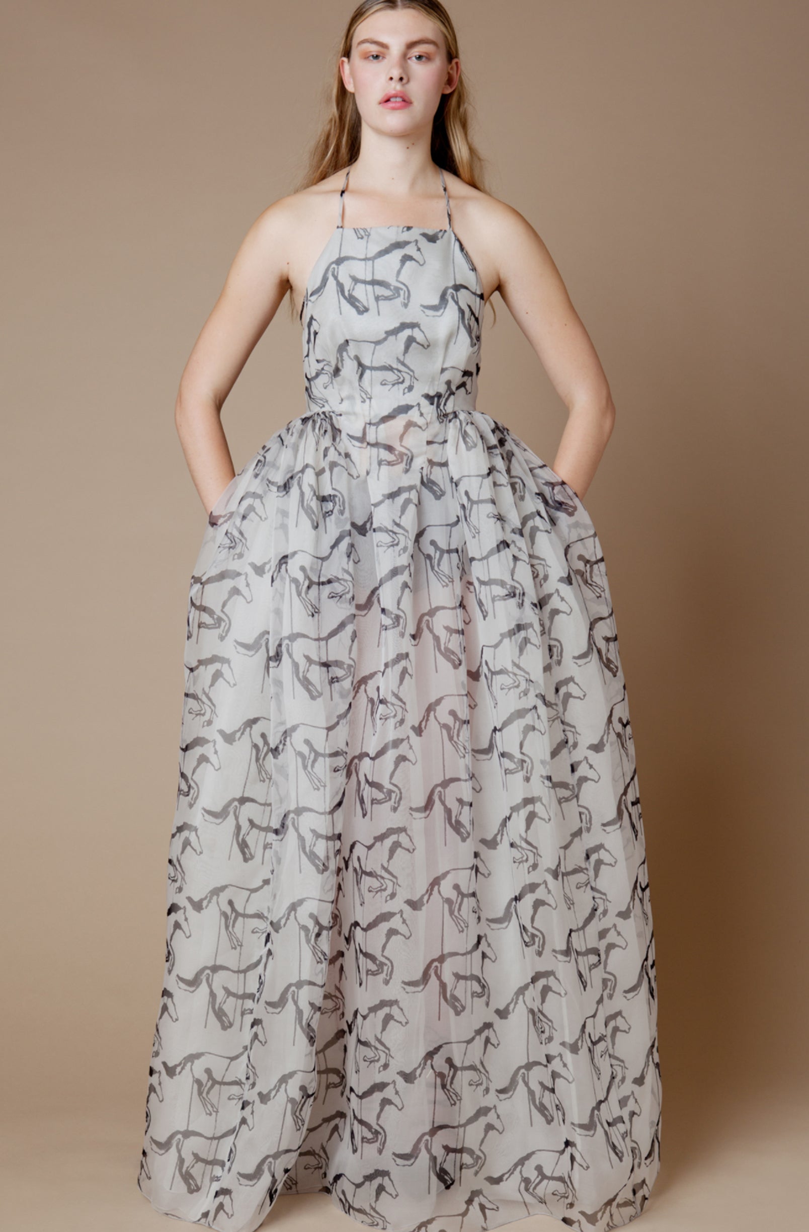 DUBAI GOWN IN HORSE ORGANZA