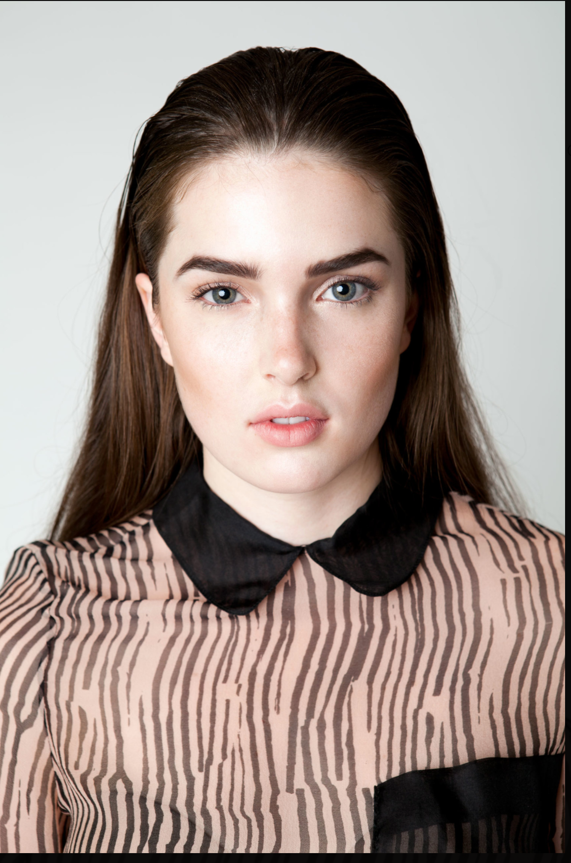 HANSEL BUTTON BACK BLOUSE